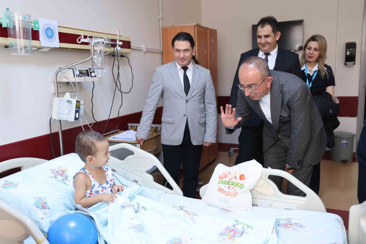 Konya sokaklarını şenlendiren şivlilik, hastane odalarına da yansıdı 4